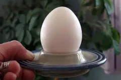 Fr&uuml;hst&uuml;ckseier leicht abpellen (schnell und einfach)