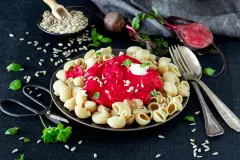 Vollkornnudeln mit Rote Beete-Sauce