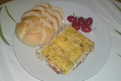 &Uuml;berbackener Leberk&auml;se