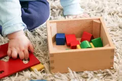 Kinderzimmer aufr&auml;umen mit klaren Anweisungen
