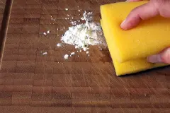 Reinigen von Holzbesteck und Holzbrettern