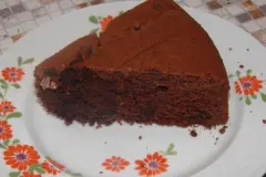 Schokoladenkuchen mit Schokost&uuml;ckchen drin