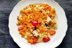 K&uuml;rbis und anderes Gem&uuml;se - mariniert und &uuml;berbacken