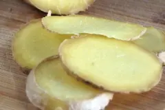 Wundermittel Ingwer gegen Halsschmerzen & Halsentz&uuml;ndung