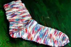Socken stricken: Mit zwei Nadelspielen zwei Socken parallel stricken