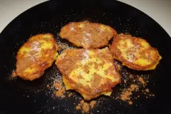 Kleine Kartoffelpuffer aus fertigem Klo&szlig;teig