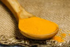 Curcuma gegen Halsweh