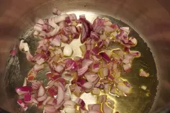 Zwiebeln anbraten - Gewusst wie