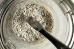 Sauerteig ansetzen - Anstellgut selber herstellen