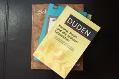 Muffig riechende B&uuml;cher mit Waschpulver auffrischen