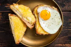 Uitsmijter (holl&auml;ndische Zwischenmahlzeit)