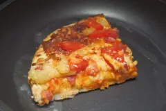 Pizza wieder knusprig: aufw&auml;rmen in der Teflon Pfanne