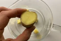 Ingwer-Salbei-Honig-Gebräu gegen Erkältung