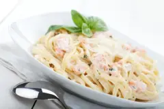 Spaghetti mit Lachs-Sahne-So&szlig;e