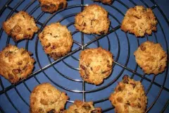 Vollkorn-Cakes mit Cranberrys und Rosinen
