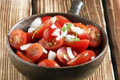 Tomaten in der Mikrowelle "reifen" lassen