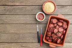 Grillen: Jagdwurstscheiben vom Grill