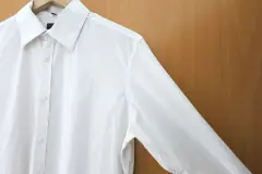 Schwei&szlig;flecken aus Kleidung bekommen
