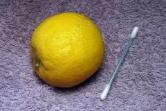 Pickel &uuml;ber Nacht loswerden mit Zitronensaft