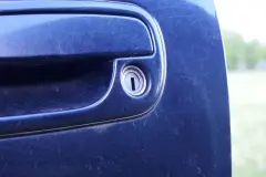 T&uuml;rschl&ouml;sser am Auto frieren nicht zu mit Waffen&ouml;l