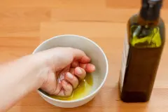 Rissige H&auml;nde und Finger