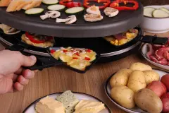 Hei&szlig;en Stein vom Raclettegrill reinigen