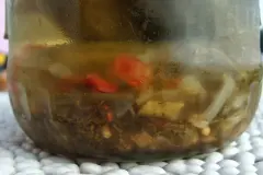 Rest&ouml;l von eingelegten Paprika oder Peperoni