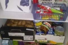 Kartons in K&uuml;chenschr&auml;nken als Schublade nutzen