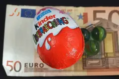 Geldgeschenk im &Uuml;berraschungsei