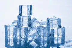 Durchsichtige Eisw&uuml;rfel herstellen