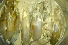 H&uuml;hnerbrust im Schinkenspeckmantel gebraten