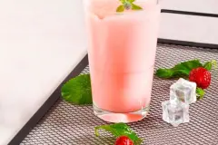 Himbeerlassi mit Pfefferminz - ein leckeres Getr&auml;nk