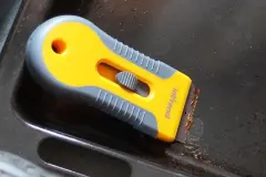 Backofen und Backbleche aus Emaille reinigen