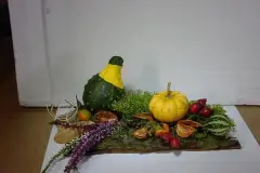 Herbstdeko aus Wald und Garten