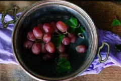 Weintrauben abwaschen