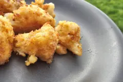 Blumenkohlr&ouml;schen panieren