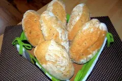 Dinkelbr&ouml;tchen halb und halb