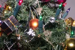 Weihnachtsbaum schneller abschm&uuml;cken
