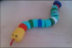 Schlange aus Pet-Flaschen Verschluss