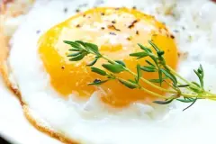 Spiegeleier ohne anbrennen