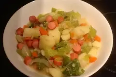 Wirsingeintopf mit Wiener W&uuml;rstchen