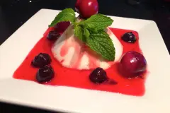 Panna Cotta mit Erdbeeren