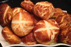 Laugenbr&ouml;tchen oder Laugengeb&auml;ck