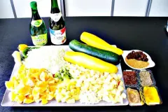 S&uuml;&szlig;-sauer scharfes Zucchini-Zwiebel-Obst-Chutney