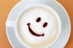 Milchschaum ohne Ger&auml;te herstellen