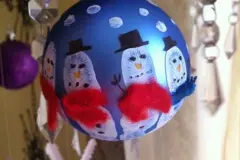 Andenken: Fingerabdruck auf Deko- und Weihnachtskugeln