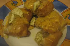 K&auml;sebr&ouml;tchen mit F&uuml;llung