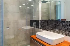 Eingrefressenen Kalk an Duscht&uuml;r aus Glas entfernen