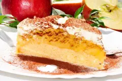 Superschnelles f&uuml;r die Kaffeetafel - Kuchen mit Apfelmus & Sahne