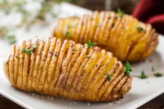Hasselbackspotatis - k&ouml;stliche Beilage nach altem schwedischen Rezept
